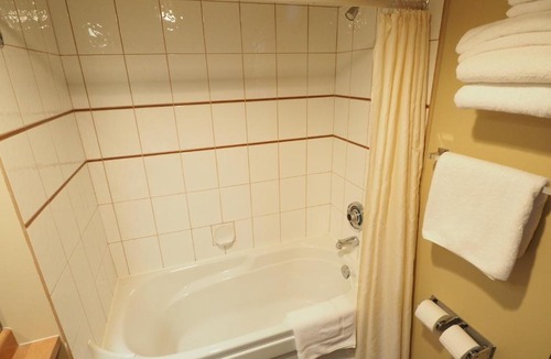 Okanagan-Similkameen Apartment | Apex Mountain Inn Suite 205-206 Condo
