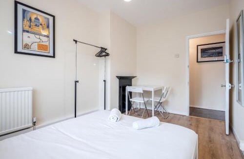 Elephant and Castle House | APlaceToStay Central London Apartment, Zone 1 KIN