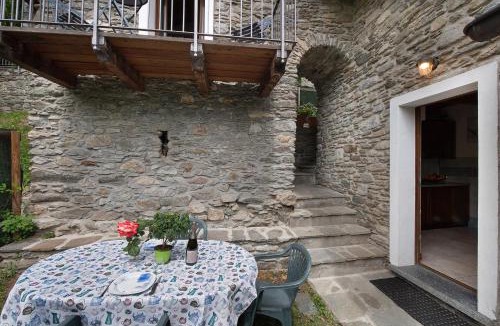Dosso del Liro Apartment | Appartamentino su 2 livelli