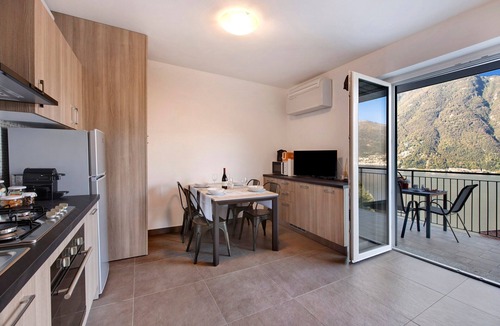 Nesso Apartment | Appartamento "1 Il Tornante" with Lake & Mountain Views, A/C & Balcony