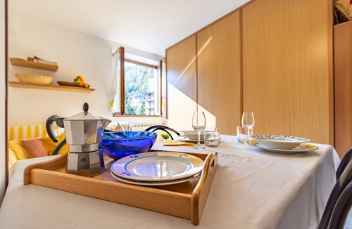 Madonna di Tirano Apartment | [Aprica Panorama] Mountains and Ski Cozy Retreat Covered Parking
