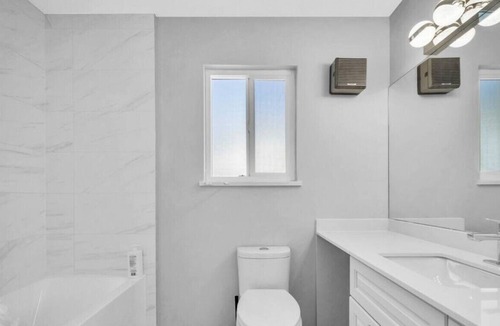 Steveston House | Aries House 3 bedroom