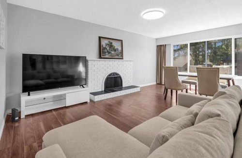 Steveston House | Aries House 3 bedroom