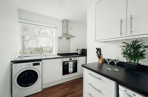 Hinckley Apartment | Arlan Apartments for Comfort and Ease, Hinkley - Apt. A