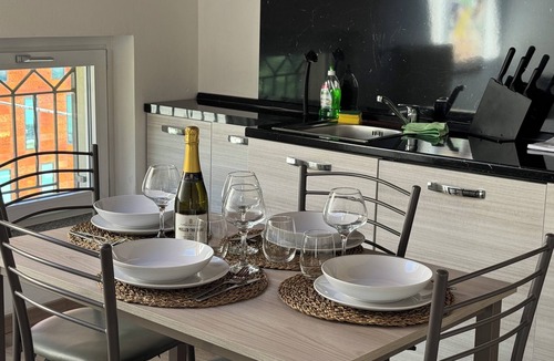 Como Apartment | Art & Elegance AxelParkComo Suites - Rainbow