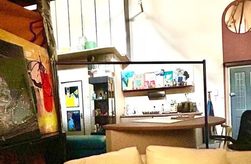 St. George's Apartment | Arty Infused Loft With ac Near Emirates Stadium