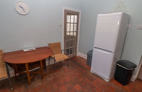 Holton Le Clay Cottage | ASHFIELD STUDIO, pet friendly, with a garden in Market Rasen