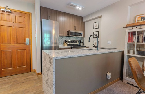 Whistler Condo | Aspen #545 Prime Ski-in Ski-out Location! Top Floor Unit, Pool, Hot tubs, BBQ