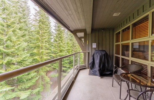 Whistler Condo | Aspens #427 Prime Ski-in Ski-out Location! Top Floor Unit, Pool, Hot tubs, BBQ