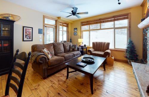 Big White Ski Resort Apartment | Aspens 4406