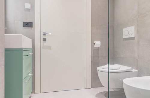 Como Apartment | Aurora Apartment by Rent All Como