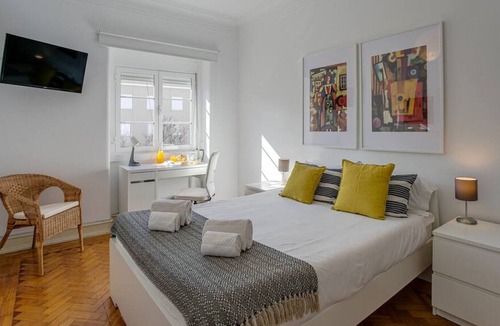 Sao Joao de Deus Apartment | Av. Madrid - 1º Direito · Family Tailor Made Flat in Areeiro