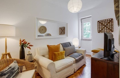 Sao Joao de Deus Apartment | Av. Madrid - 4º Direito · Spacious Tailor Made Flat in Areeiro