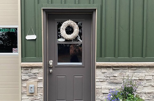 Granton House | Awaken to nature’s beauty at Whispering Pines Retreat!