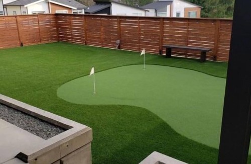 Langford House | Bachelor's Green Oasis: With Putting Green