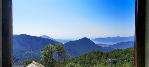 Intragna House | Baita Gabriele con Terrazzo e Vista Lago per 4 Persone