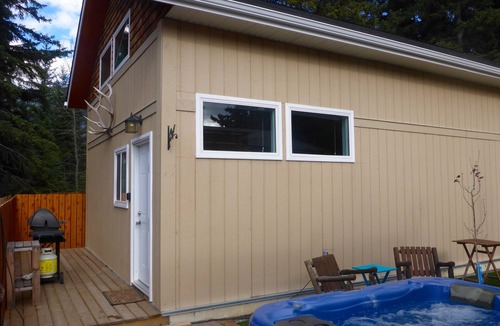Banff House | Banff 2 Bedroom 2 bathroom house with privatehot tub