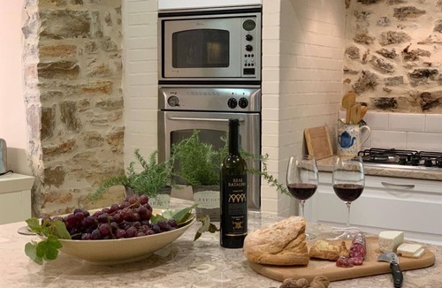 Batalha Cottage | Bathalha Villa Sleeps 10 | Base for Nazaré, Óbidos