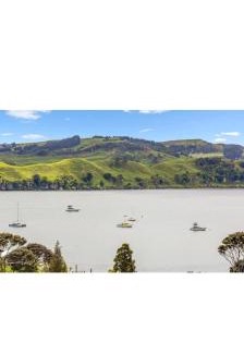 Raglan House | Bay view breeze