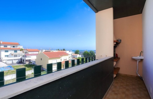 Buarcos Apartment | Beach & Barbecue by Rent4All