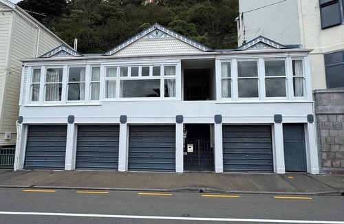 Wellington Apartment | Beach front house