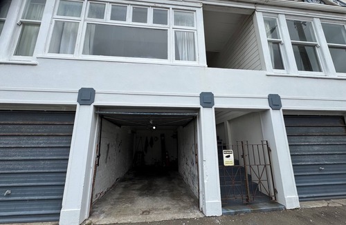 Wellington Apartment | Beach front house