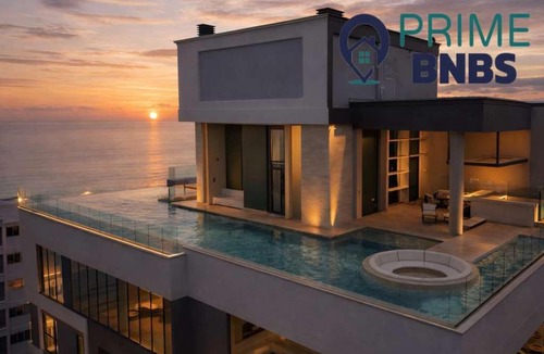 El Cabrero Apartment | Beach Front - Luxury High Rise - Dubai Style