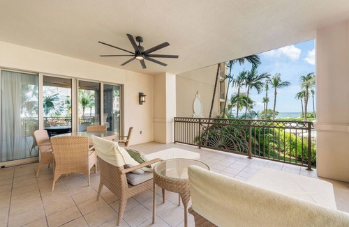 Seven Mile Beach Condo | Beach view condo with bunk beds overlooking 7Mile Beach at The Ritz-Carlton