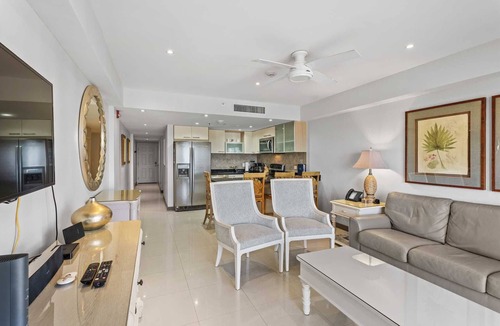 Oranjestad-West Condo | Beachfront - Amber Penthouse 2BR condo - P512