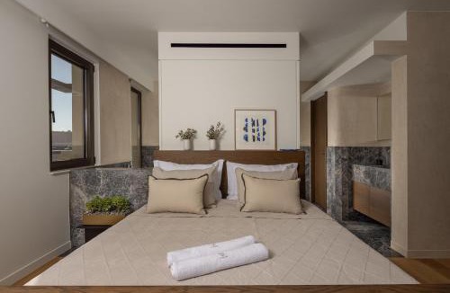 Agios Nikolaos Town Villa | Beachfront Linum Escape Retreat with a Heated Pool