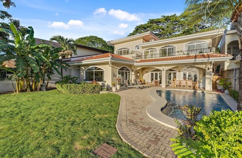 Potrero House | Beachfront Villa Just Steps To The Water