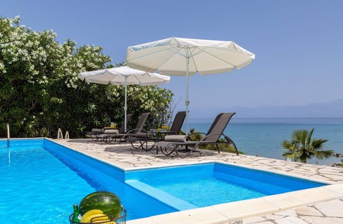 Termenades Villa | Beachfront villa, private pool & breathtaking view