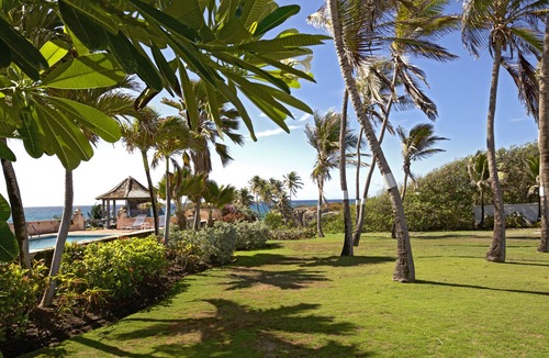 Bottom Bay Villa | Beachfront villa with pool and dramatic views of Bottom Bay Beach