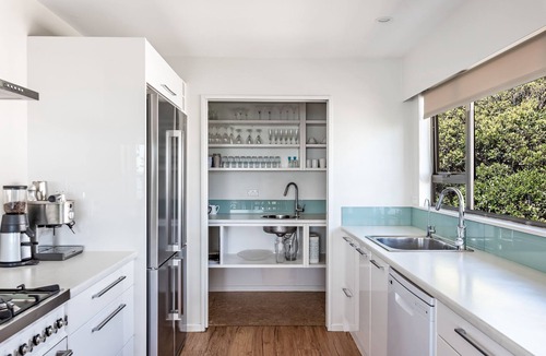 Raumati South House | Beachfront with room for everyone!