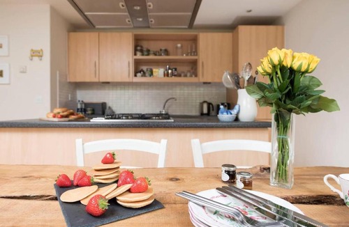 Homerton Apartment | Beautiful 2BR Flat in Hackney