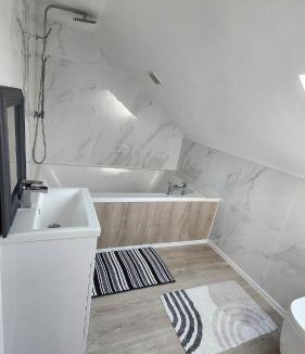 Hitchin House | Beautiful 5 bedroom house and garden