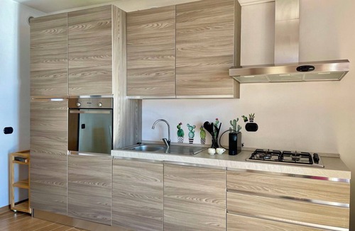 Trezzone Apartment | Beautiful apartment for 4 guests with WIFI, TV, patio, pets allowed and panoramic view