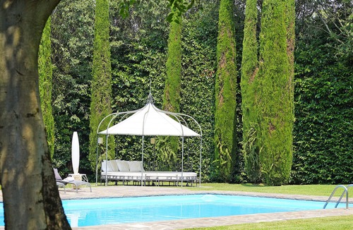Monte Villa | Beautiful Country Estate with large garden, private pool, AC, 6 bedrooms, beside golf course