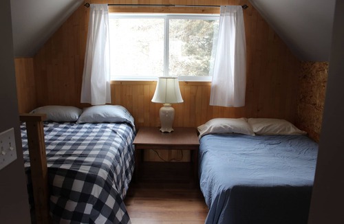 Okanagan-Similkameen Cabin | Beautiful Cozy Cabin close to Mount Baldy and Osoyoos BC
