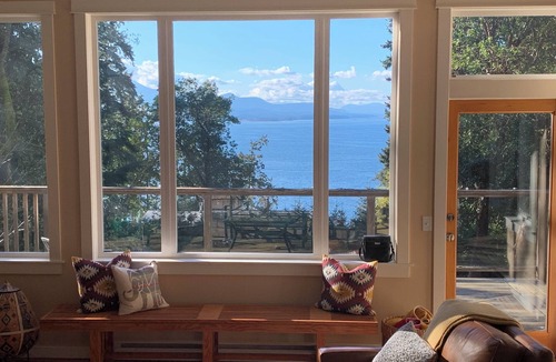 Salt Spring Island House | Beautiful craftsman ocean view home. Fabulous sunsets, walk to beach and hiking