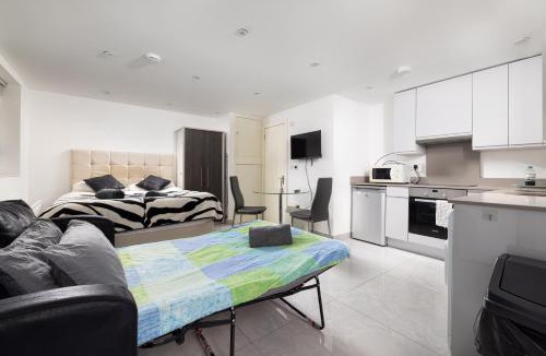 Hendon Apartment | Beautiful Garden Studio NW4