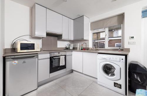 Hendon Apartment | Beautiful Garden Studio NW4