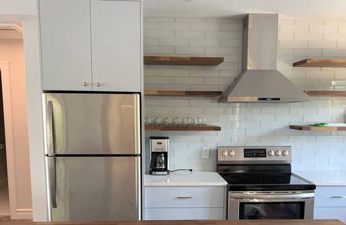 Lunenburg County House | Beautiful Lakefront Home with 5 Bed/3 Baths, WiFi, tons of amenities!