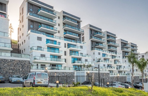 Tiberias Apartment | Beautiful mini penthouse with amazing views