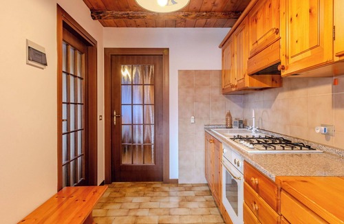 Peglio House | Beautiful private villa for 3 people with patio, pets allowed and panoramic view