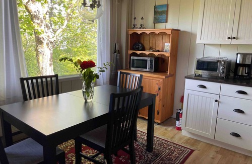 Newport Landing House | Beautiful, private oceanfront cottage on the Bay of Fundy