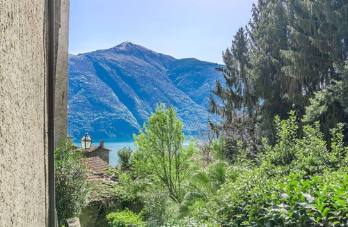 Santa Maria - Rezzonico House | Beautiful private villa for 6 guests with WIFI, A/C, terrace and pets allowed