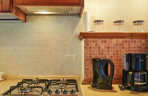 Peglio House | Beautiful private villa for 4 guests with WIFI, TV, patio and pets allowed