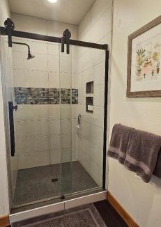 Sunriver House | Beautiful Riverfront Near Mt Bachelor with Hot Tub