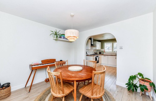 Stoke Bardolph House | Beautiful stay next to lakes and river